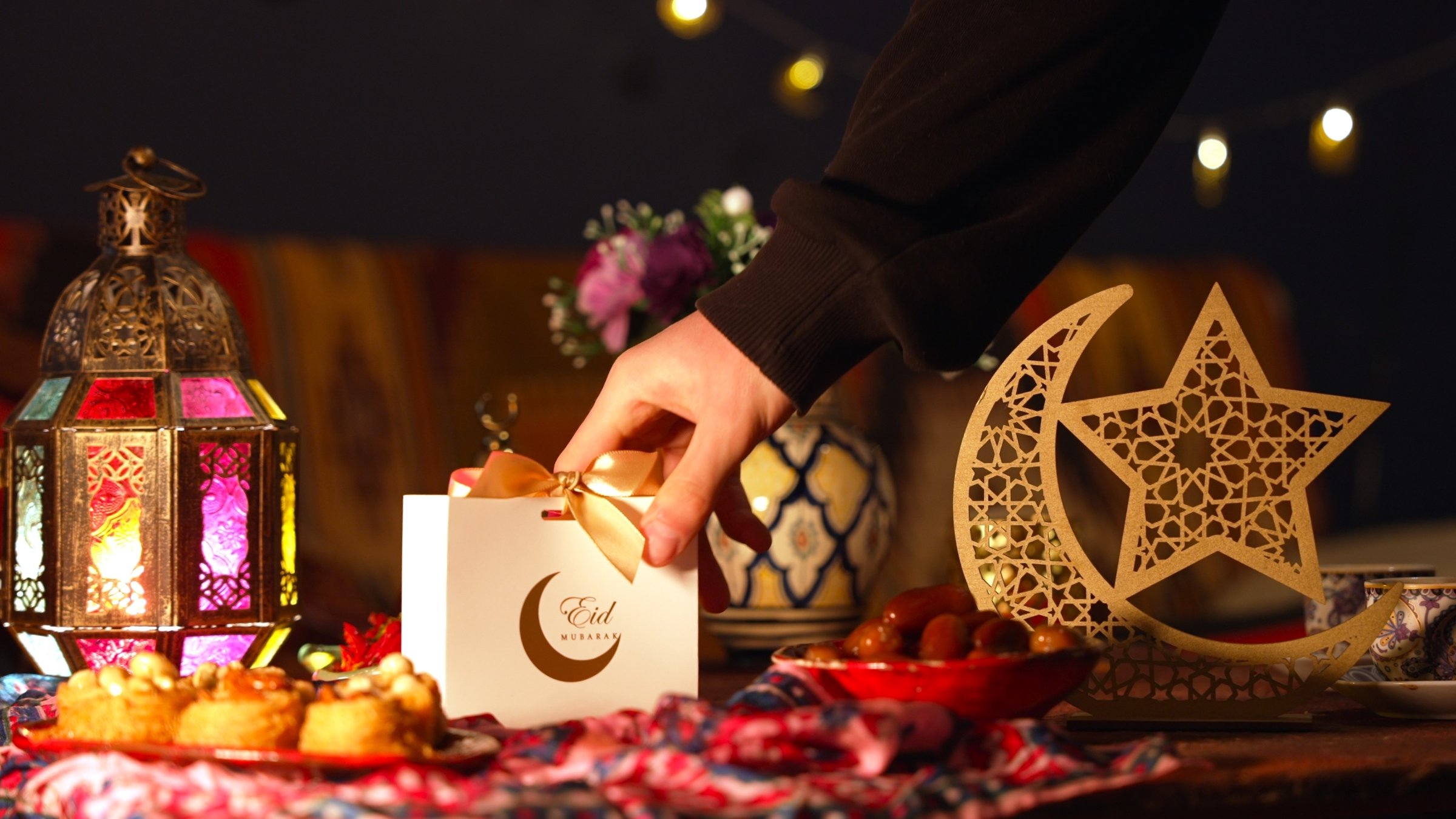 eid al fitr celebrates ramadan’s end with family, festivities, and traditions