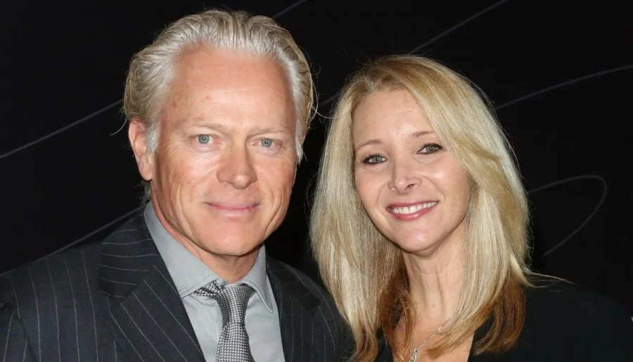 lisa kudrow shares rare glimpse into her marriage with michel stern