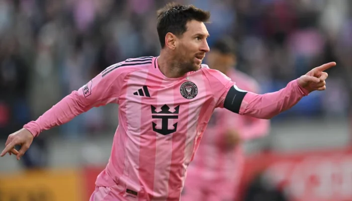 messi reaches 900 career goals, joining ronaldo in an elite club