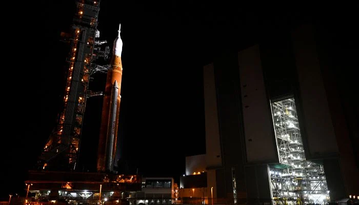 nasa moves moon rocket back to launch pad ahead of april 1 liftoff