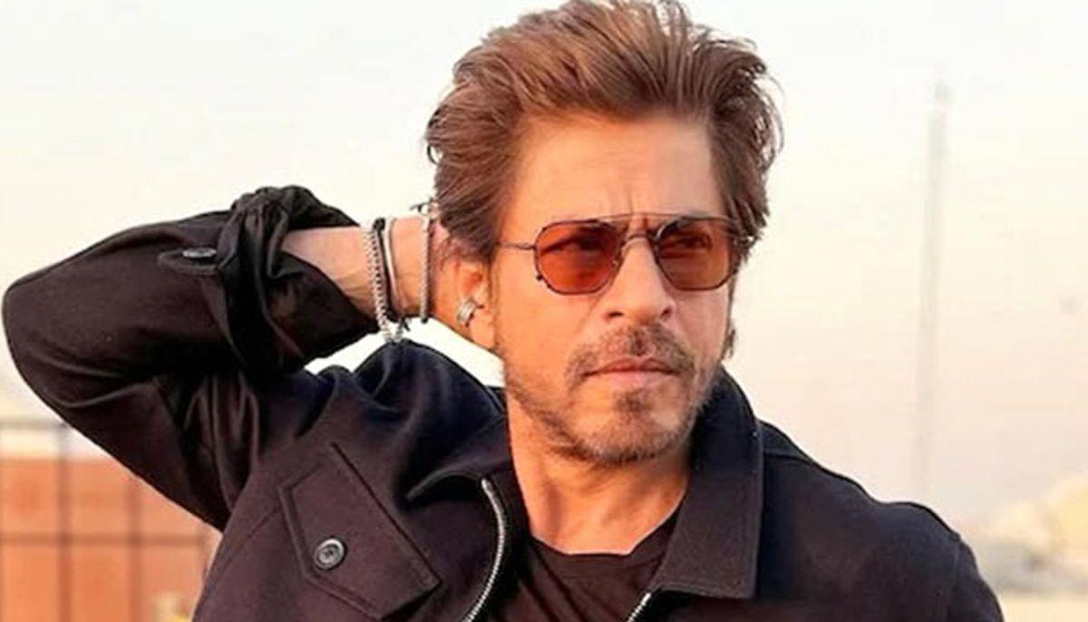 shah rukh khan shares ‘love and light’ on eid, fans respond emotionally