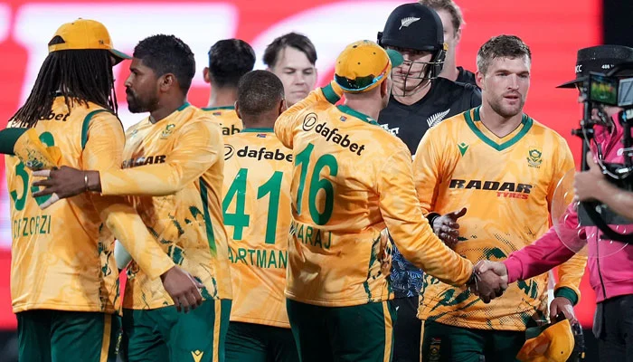 south africa national cricket team secure 19 run victory over new zealand national cricket team in fourth t20i