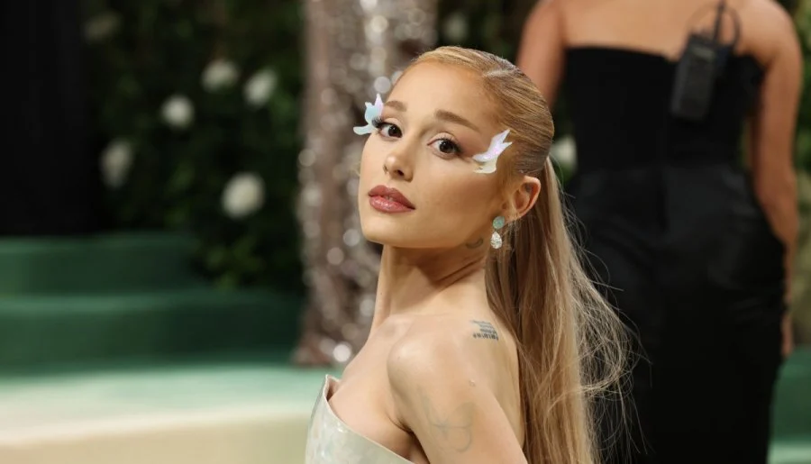 ariana grande’s hilarious debut has fans talking and buzzing