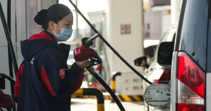 chinese teapots pay premium over brent for iranian oil as purchases surge for first time in years, sources say