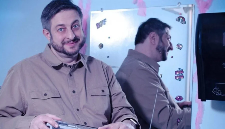 Eugene Mirman, ‘Bob’s Burgers’ Voice Actor, Rescued from Burning Car After Crash eugene mirman, ‘bob’s burgers’ voice actor, rescued from burning car after crash