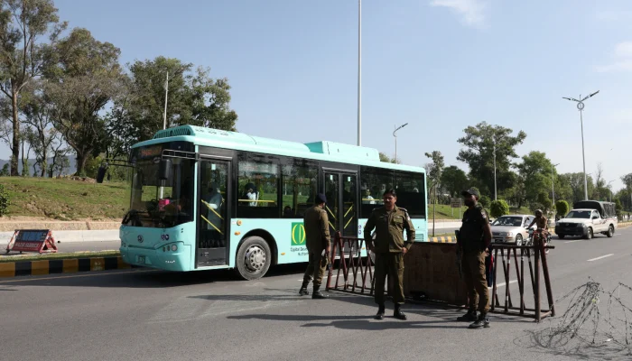 islamabad and rawalpindi suspend public and goods transport until further notice