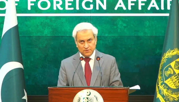 pakistan in close contact with us, urges dialogue through diplomacy